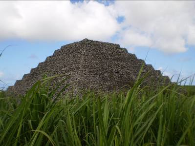 Mauritius Pyramide 4.jpg